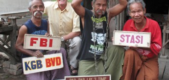 Tony Wheeler in Burma © Jane Hobbs
