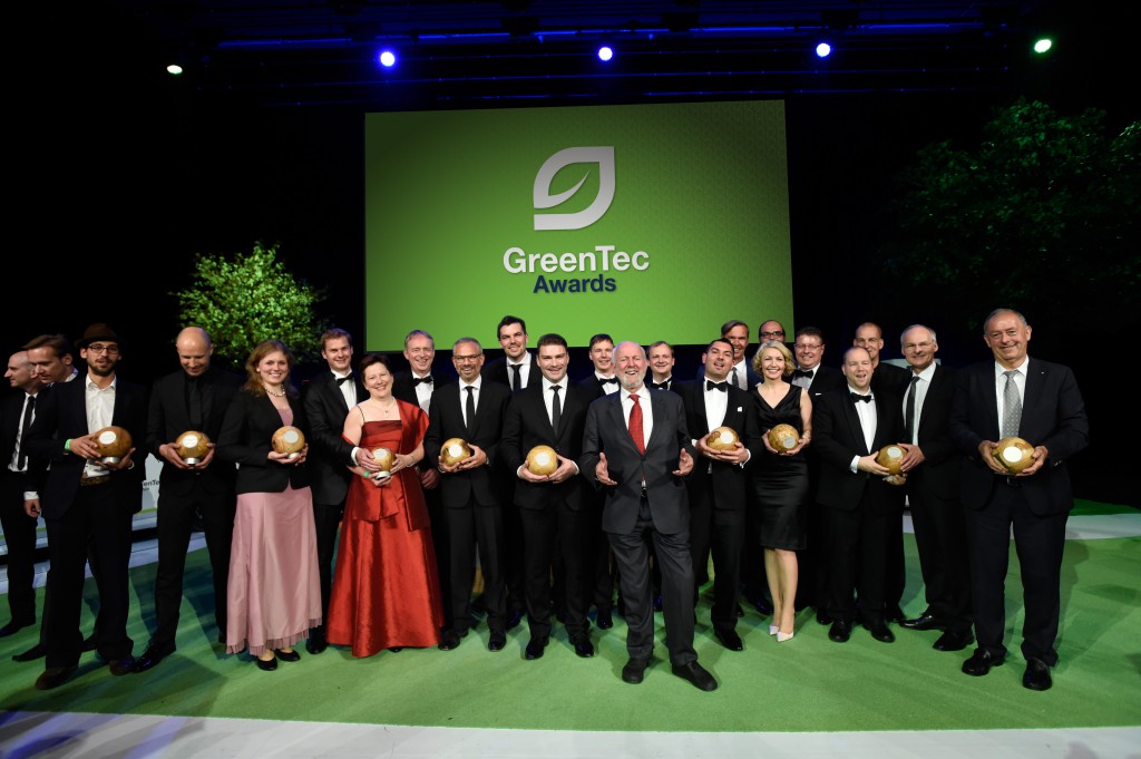 GreenTec Bühne mit GewinnerInnen