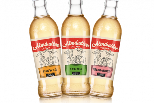 Bio, vegan und mit stolzem 'Made in Austria' durchaus auch für den Export gedacht: Almdudler Organic Ingwer, Almdudler Organic Lemon und Almdudler Organic Rhabarber.