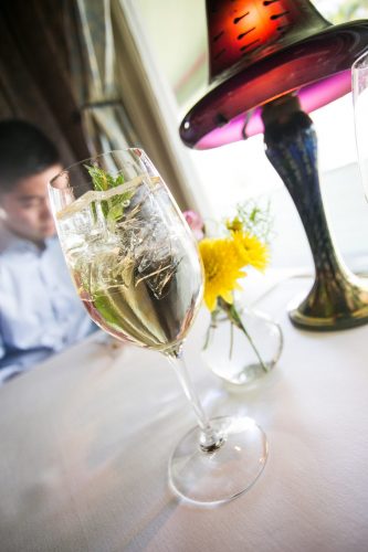 Mineralwasser als Zutat im Spritzer.