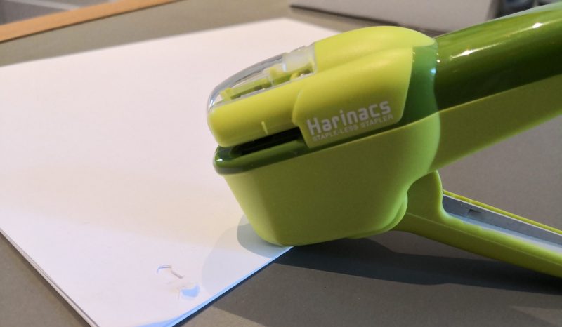 Biorama verlost klammerlose Tacker von Harinacs.