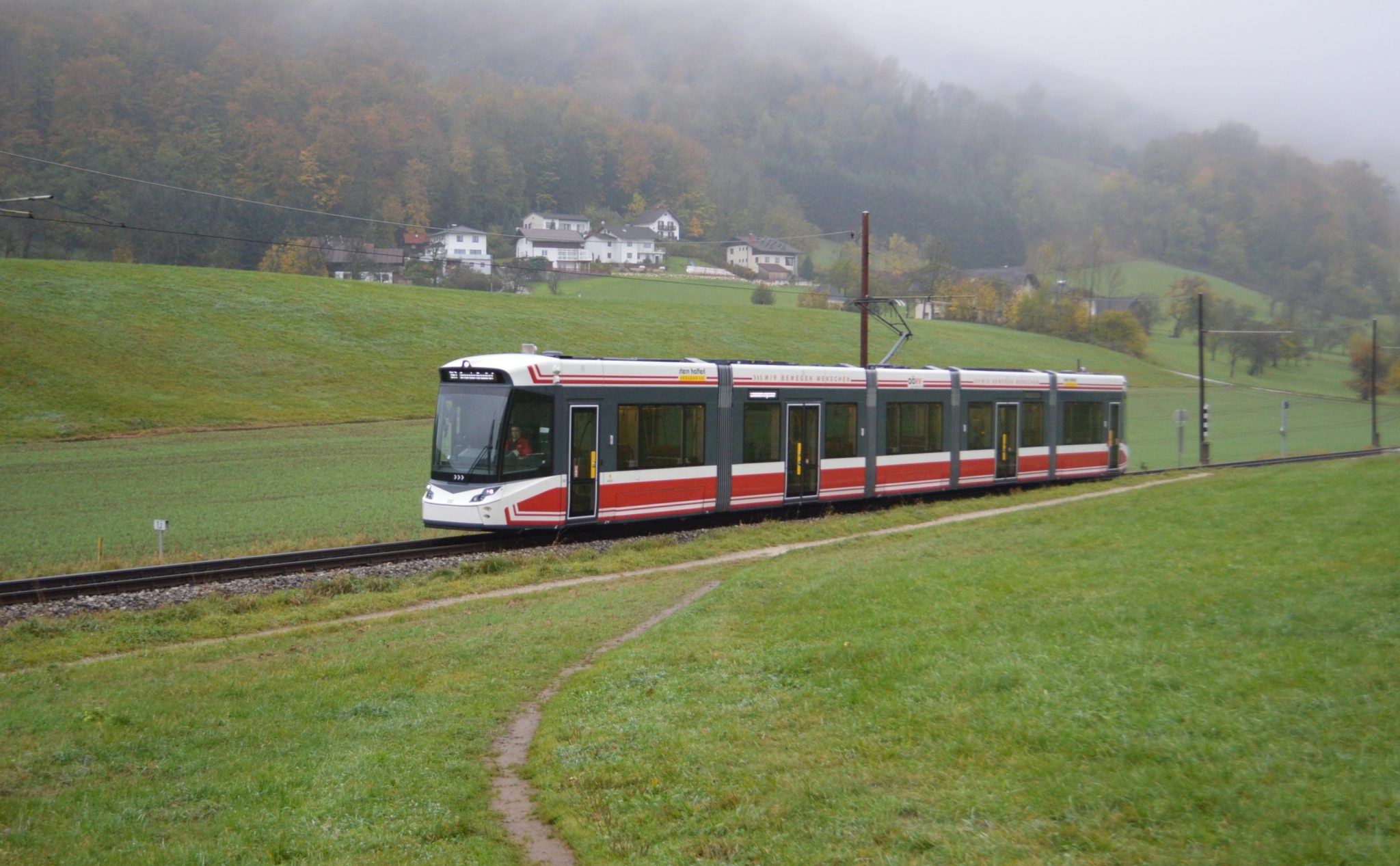 Die Ruckkehr Der Strassenbahnen Am Beispiel Der Traunseetram In Gmunden Biorama