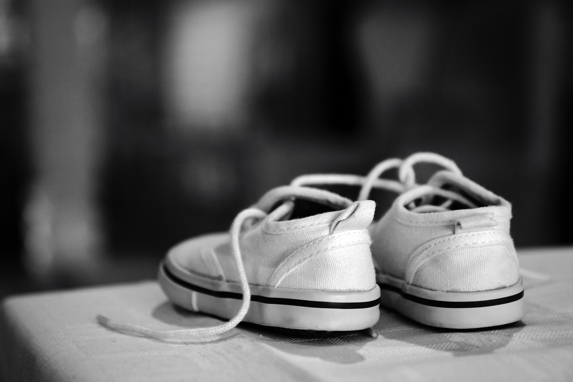 Aufgrund der Klimakrise entscheiden sich immer mehr junge Menschen dazu, keine Kinder zu bekommen. Bild: Finmiki, Pixabay.