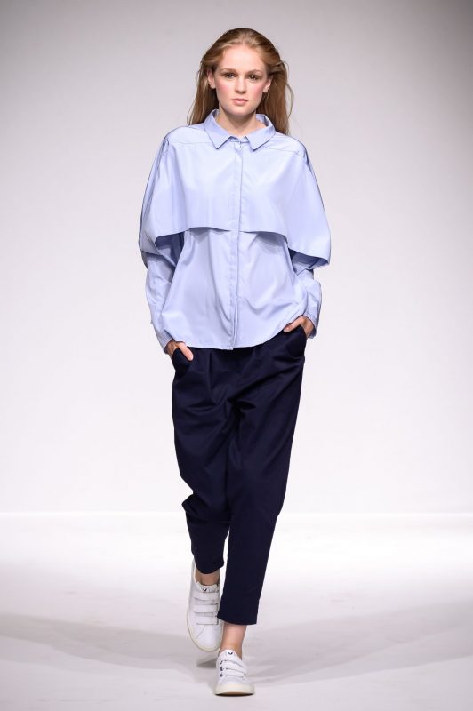 Modelle aus einer kreislauffähigen Kollektion, die Ina Budde zusammen mit Jan 'n June entwickelt hat. Alle Kleidungsstücke sind so konzipiert, dass die Materialien getrennt und ohne Qualitätsverlust recycelt werden können. Bild: ethical fashion on stage Messe Frankfurt.