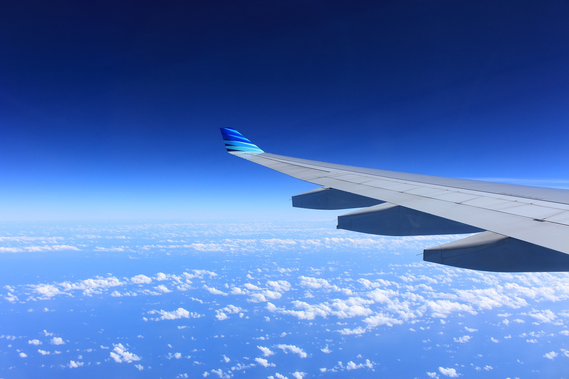Fliegen: ein beliebtes und klimaschädliches Verkehrsmittel. Bild: Fuzz, Pixabay.