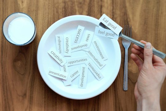 Du bist, was du isst. Im besten Fall tut die Ernährung auch noch der Umwelt gut. Bild: Mediamodifier, Pixabay.