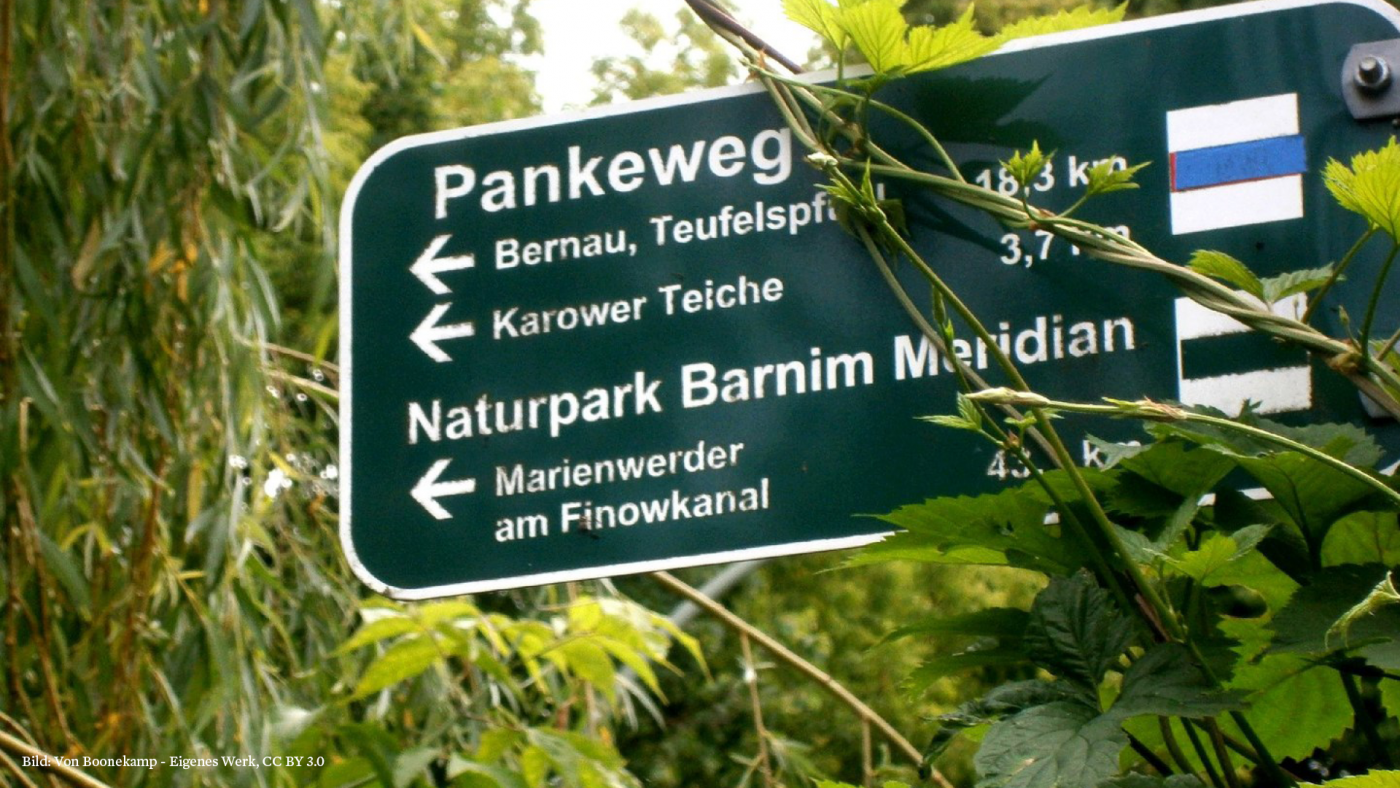 Ein Wegweiser der Berliner Wanderwege