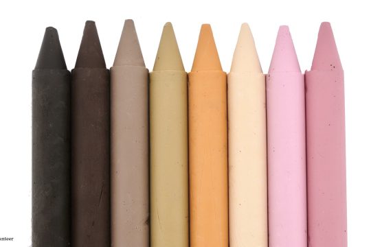Wachsmalkreiden aus Berlin in der Vielfalt an real existierenden Hautfarben