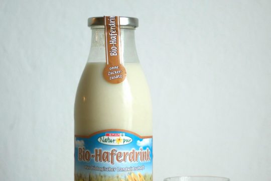 Biohafermilch im Glas