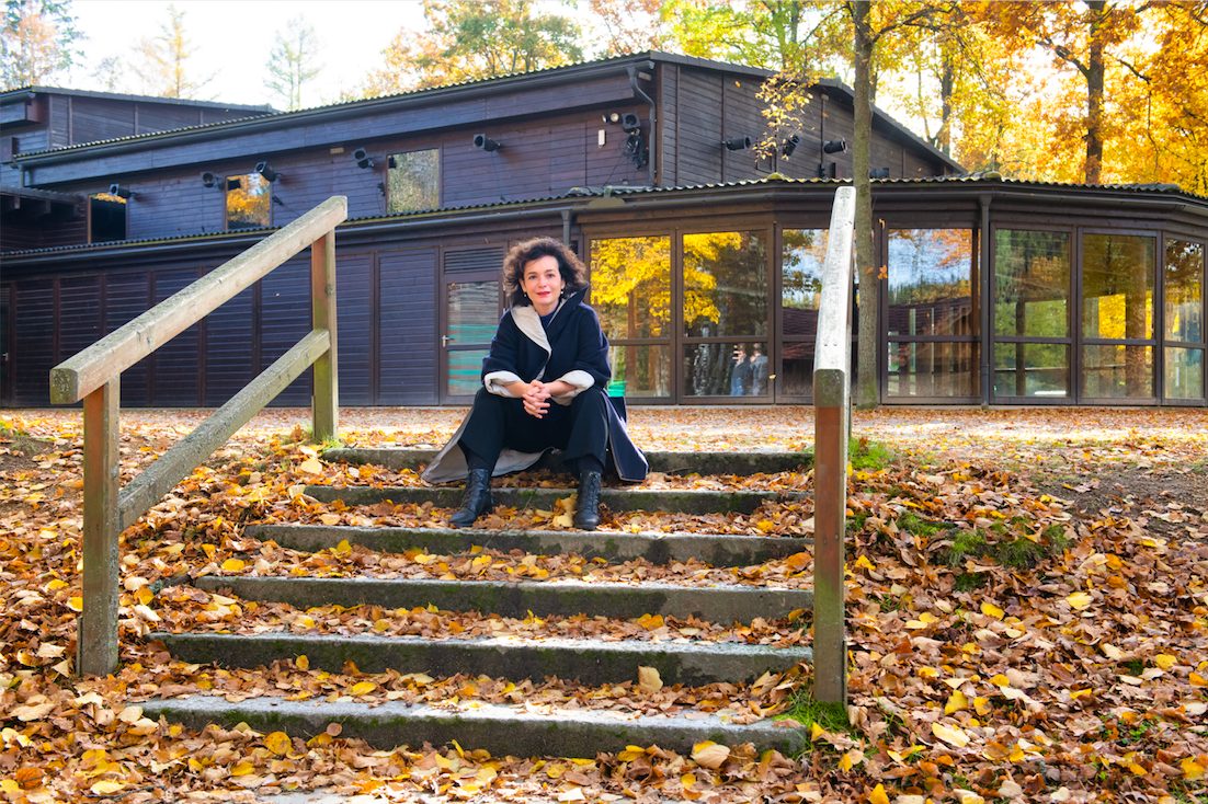 Katharina Stemberger vor dem Herrenseetheater (Bild: BIORAMA/Martin Schiffer)
