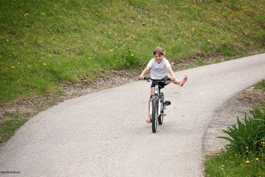 Kind am Fahrrad