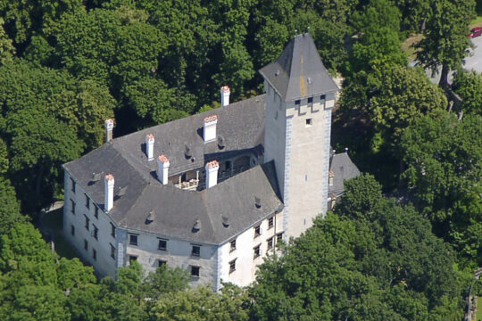 Zu sehen ist das Schloss Allentsteig von oben.