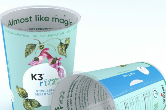 Ein sich-selbst-trennender Joghurtbecher.