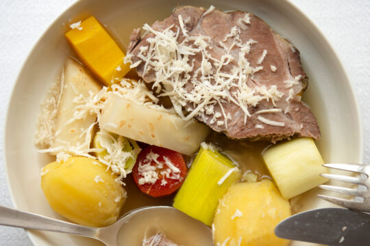 Steirisches Wurzelfleisch mit Kren.