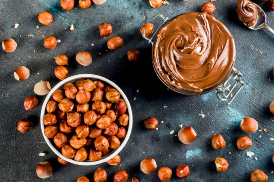 Hasenlnüsse und Haselnusscreme.