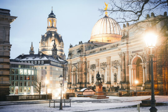 Blick auf die Frauenkirche und die Kunstakademie Dresden. (Foto: Michael R. Hennig)